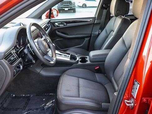 Used 2024 Porsche Macan AWD/4WD image 21