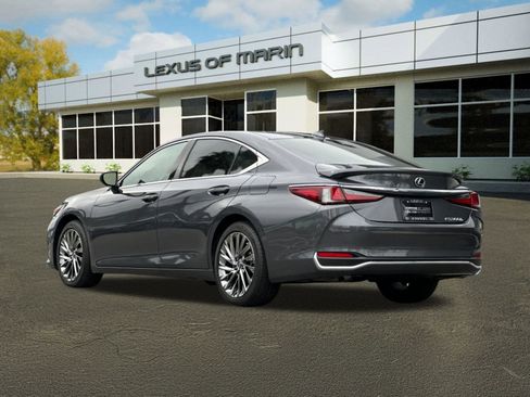 Certified 2025 Lexus ES 300h w/ Luxury Package image 3