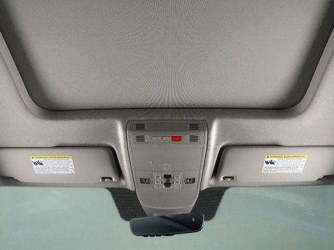 Used 2024 Volkswagen Taos SE w/ Panoramic Sunroof Package FWD image 56