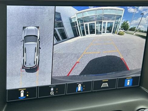 Used 2023 GMC Acadia Denali w/ Denali Technology Package AWD/4WD image 30