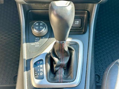 Used 2014 Jeep Cherokee Trailhawk w/ Cold Weather Group image 21