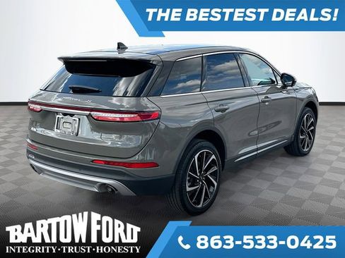 Used 2025 Lincoln Corsair Reserve image 5