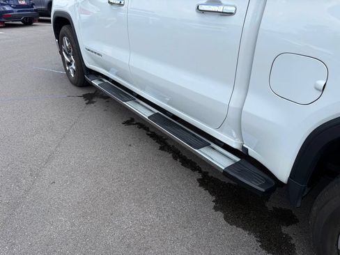 Used 2023 GMC Sierra 1500 SLT w/ SLT Premium Package AWD/4WD image 18