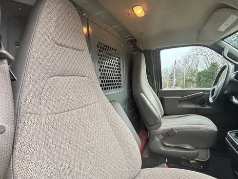 Used 2017 GMC Savana 2500 image 12