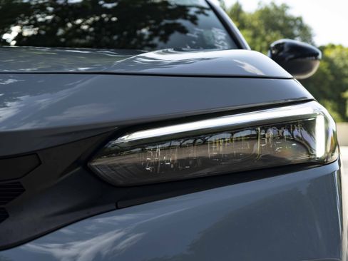Used 2023 Honda Civic Sport image 11