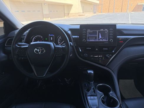 Used 2022 Toyota Camry SE w/ Convenience Package image 15