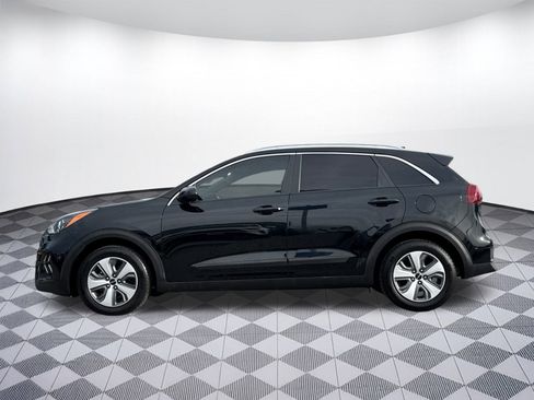 Used 2022 Kia Niro LX image 2