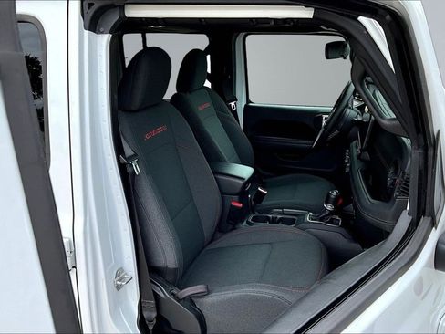 Used 2025 Jeep Wrangler Unlimited Rubicon AWD/4WD image 27