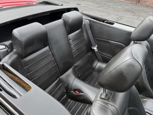 Used 2010 Ford Mustang Premium image 14