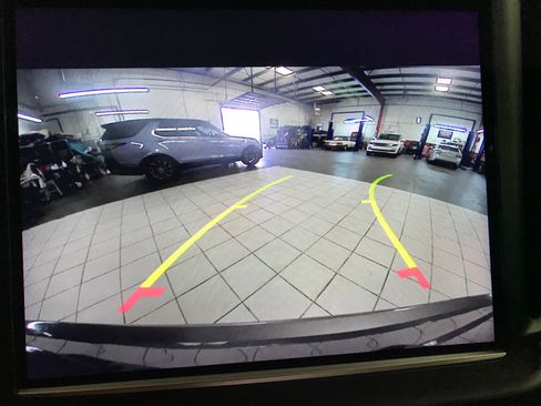 Used 2022 Maserati Levante Modena AWD/4WD image 18