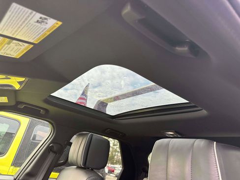 Used 2020 Land Rover Discovery HSE Luxury image 21