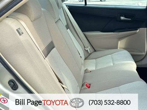 Used 2014 Toyota Camry LE image 12