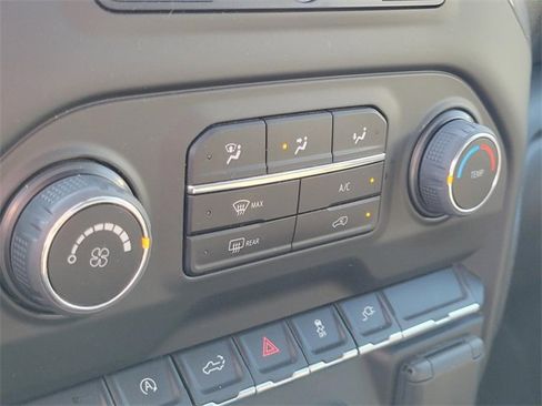 Used 2022 Chevrolet Silverado 1500 Custom image 29