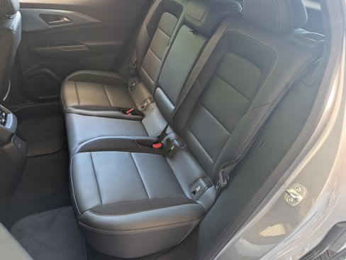 Used 2025 Chevrolet Equinox EV LT w/ Convenience Package FWD image 17