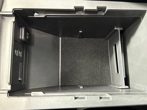 Used 2023 MAZDA MAZDA3 s image 31