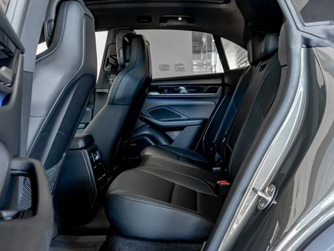 Certified 2024 Porsche Macan 4 Electric AWD/4WD image 25