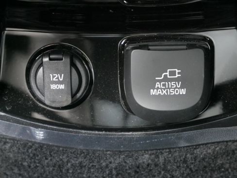 Certified 2025 Kia Sorento SX Prestige AWD/4WD image 18
