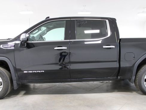 Used 2025 GMC Sierra 1500 SLT image 6