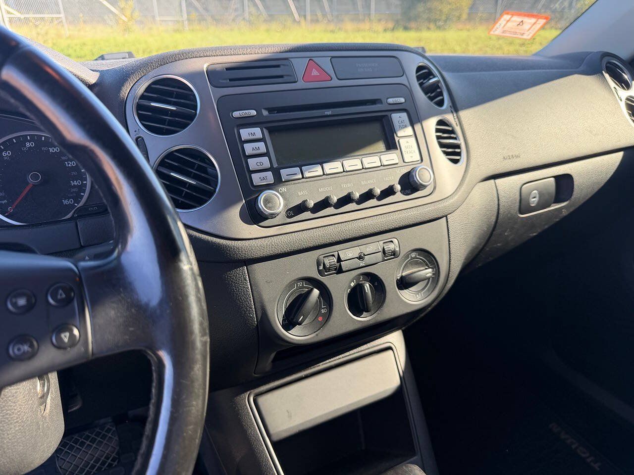 Used 2009 Volkswagen Tiguan SE AWD/4WD image 12