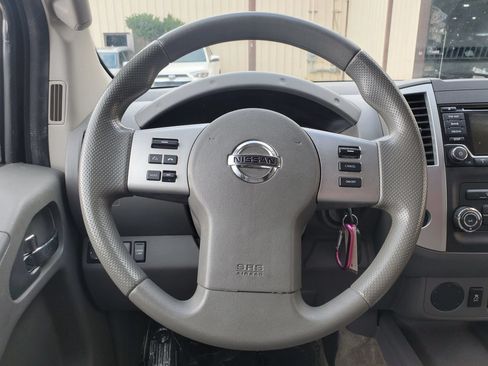 Used 2015 Nissan Frontier SV RWD image 35