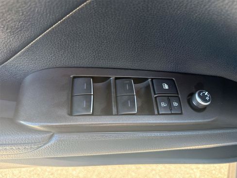 Used 2022 Toyota Camry XSE FWD image 13