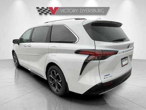 New 2026 Toyota Sienna Platinum AWD/4WD image 6