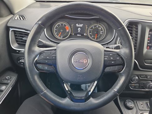 Used 2019 Jeep Cherokee Latitude Plus image 17