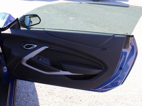 Used 2022 Chevrolet Camaro LT w/ RS Package image 5