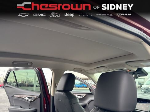 Used 2023 Buick Envision Avenir image 32