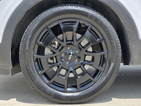 Used 2022 Kia Telluride EX w/ EX Premium Package AWD/4WD image 16