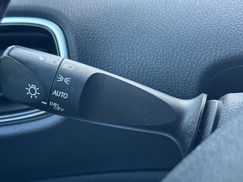 Used 2019 Toyota Prius Prime Premium FWD image 31
