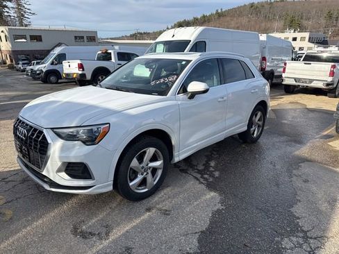 Used 2020 Audi Q3 2.0T Premium image 2