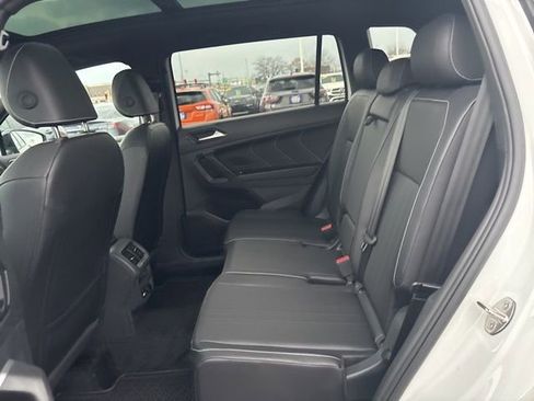 Certified 2024 Volkswagen Tiguan SE R-Line AWD/4WD image 32