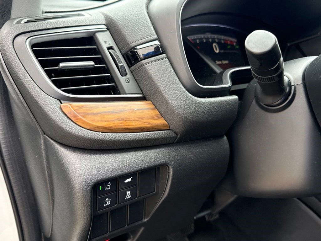 Used 2018 Honda CR-V Touring image 14
