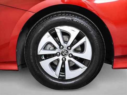 Used 2016 Toyota Prius Four w/ Advanced Technology Package FWD image 24