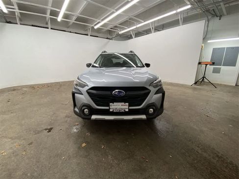 Used 2023 Subaru Outback Limited XT image 9