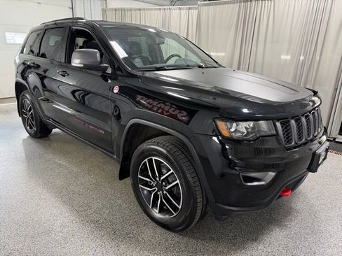Used 2020 Jeep Grand Cherokee Trailhawk AWD/4WD image 3
