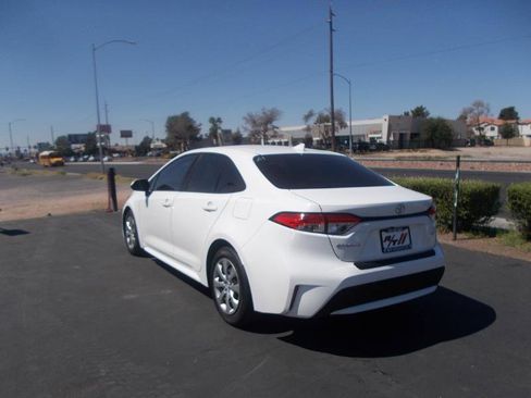 Used 2021 Toyota Corolla LE w/ Carpet Mat Package (TMS) image 5