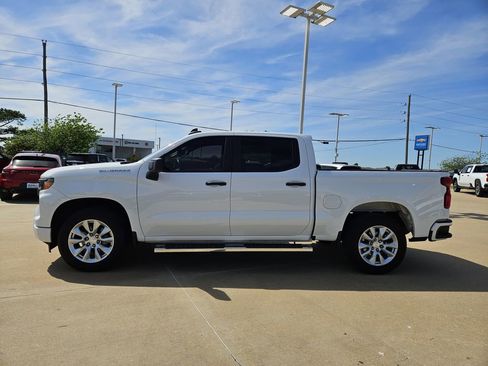 Used 2022 Chevrolet Silverado 1500 Custom image 4
