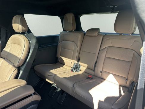 New 2026 Lincoln Navigator Black Label AWD/4WD image 11