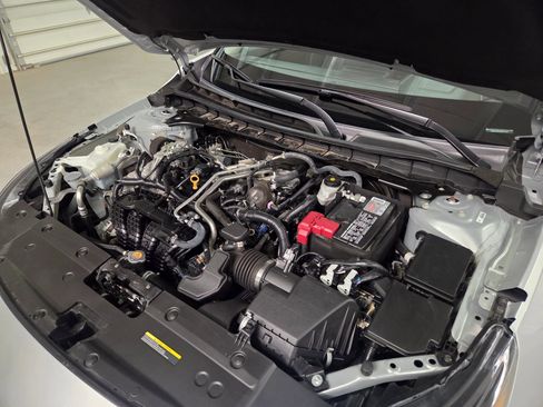 Used 2025 Nissan Altima 2.5 SV FWD image 42