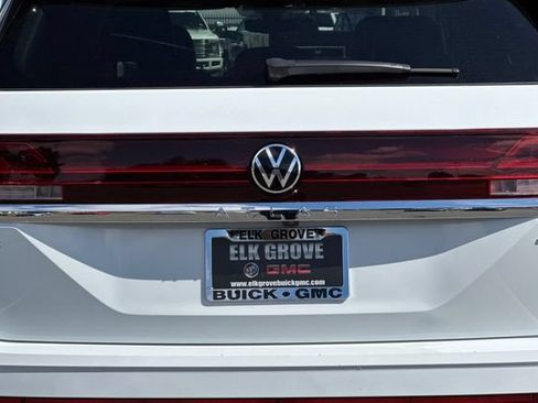 Used 2024 Volkswagen Atlas SE AWD/4WD image 49