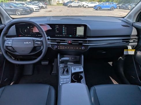 New 2026 Kia Sportage SX FWD image 17