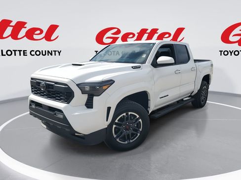 Certified 2025 Toyota Tacoma TRD Sport image 1