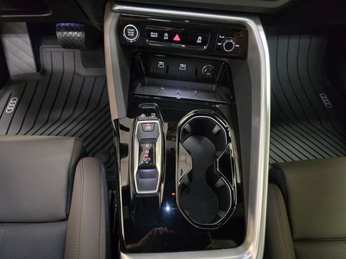Used 2025 Audi Q5 Premium Plus w/ Premium Plus AWD/4WD image 17