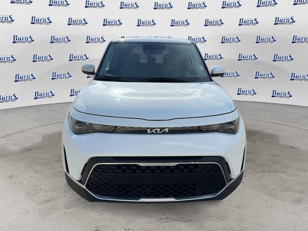 Used 2024 Kia Soul LX w/ Option Group 015 FWD image 2