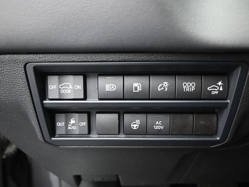 Used 2024 Toyota Sequoia Platinum AWD/4WD image 23