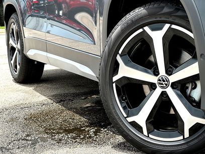 New 2026 Volkswagen Tiguan SE
