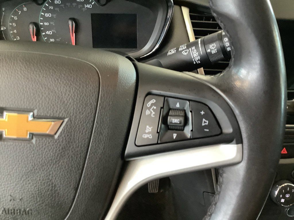 Used 2019 Chevrolet Trax LT w/ LT Convenience Package AWD/4WD image 9