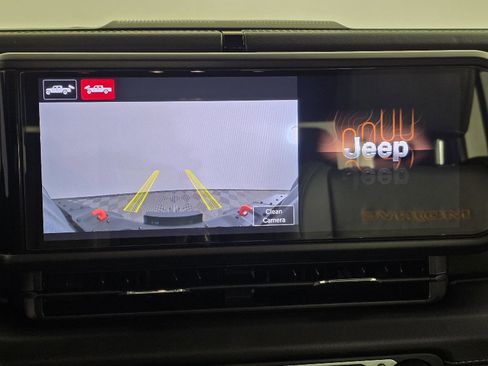 Used 2025 Jeep Gladiator Mojave image 47